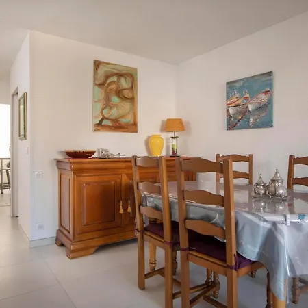 T3 Traversant Standing Garage Et Piscine Exterieure Gratuits Apartment