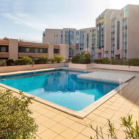 Apartment T3 Traversant Standing Garage Et Piscine Exterieure Gratuits